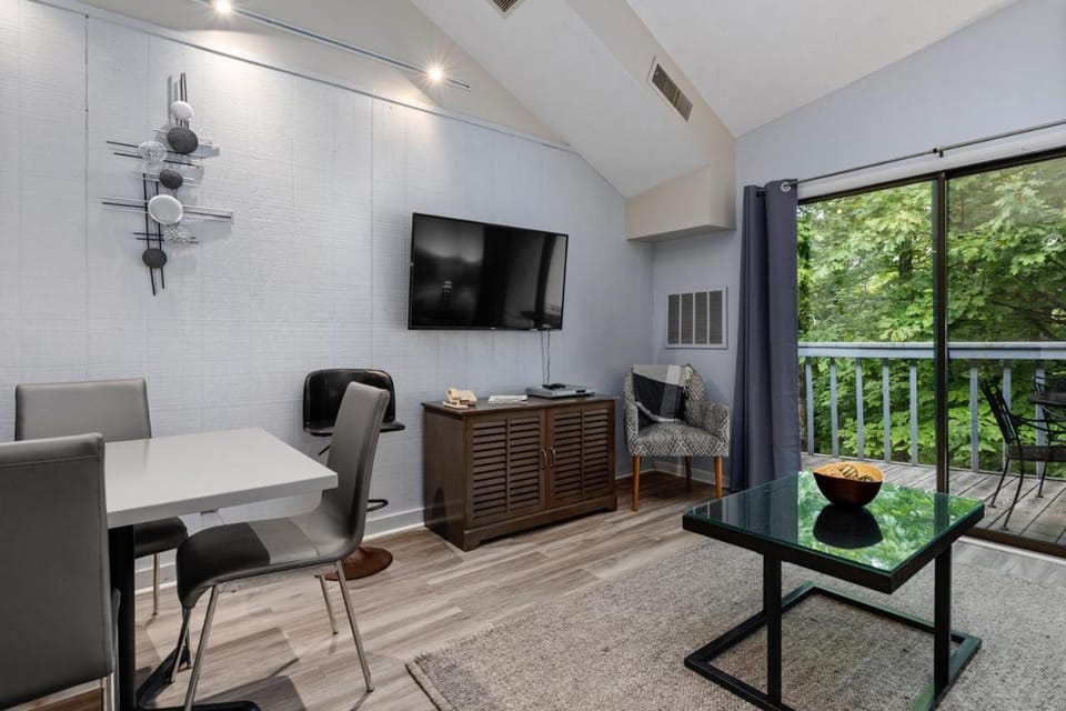Timbers Lodge 54 with Wintergreen Advantage House in Massies Mill