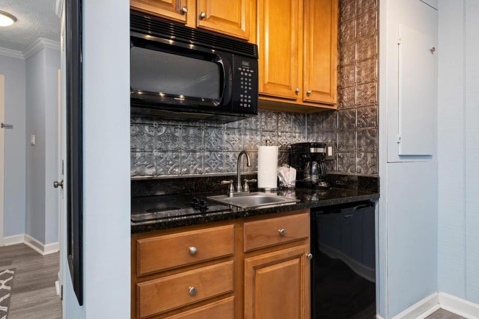 Timbers Studio 16 with Wintergreen Advantage House in Massies Mill