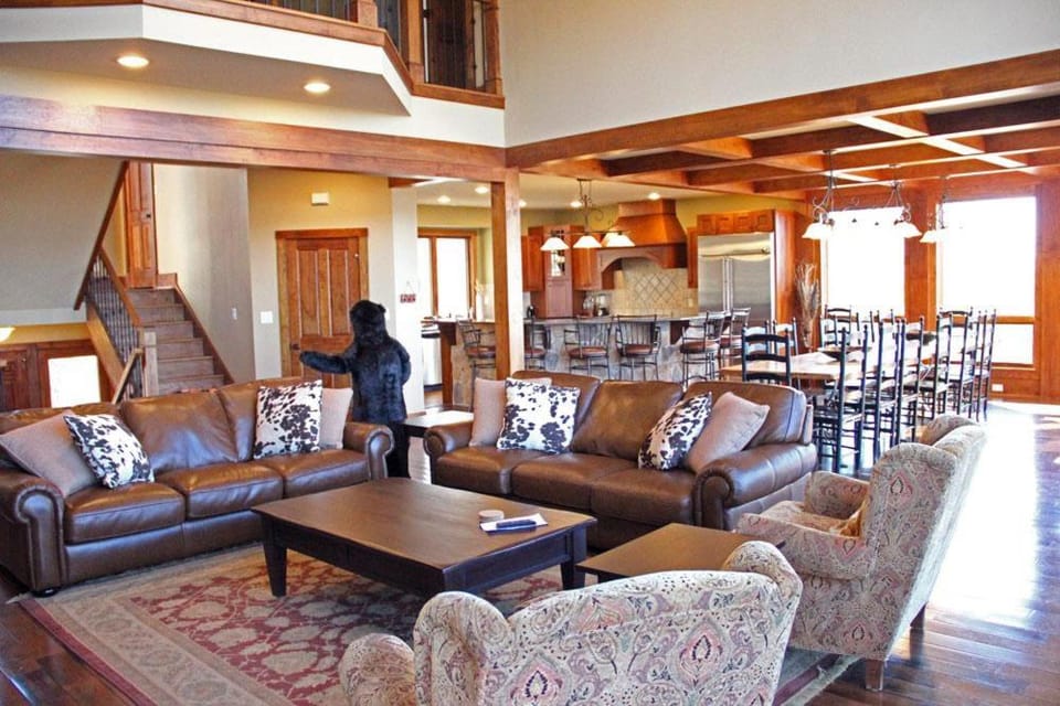 Mountaintop Lodge with Wintergreen Advantage House in Nelson County