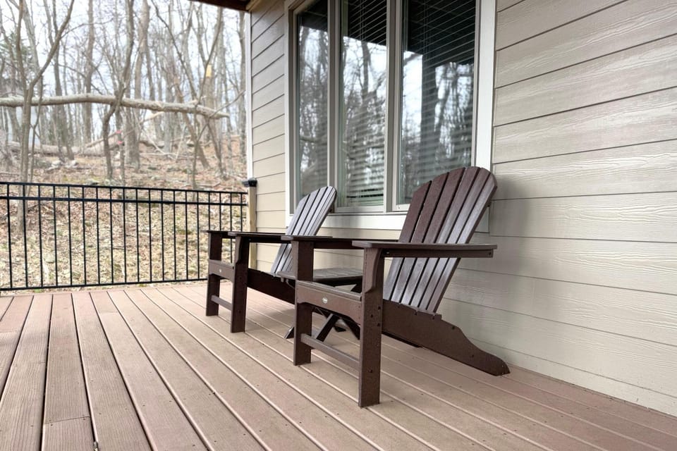 Mountaintop Lodge with Wintergreen Advantage House in Nelson County