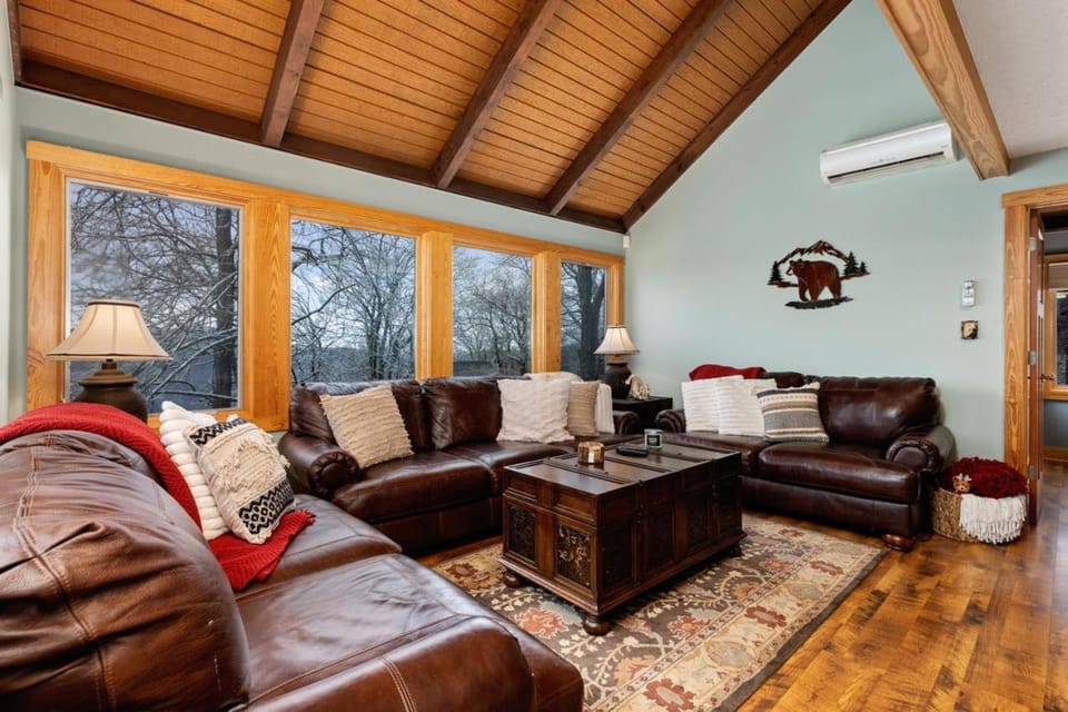 Bear Necessities with Wintergreen Advantage House in Massies Mill