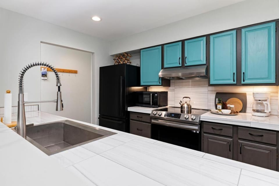 Stoneridge 41 with Wintergreen Advantage House in Massies Mill