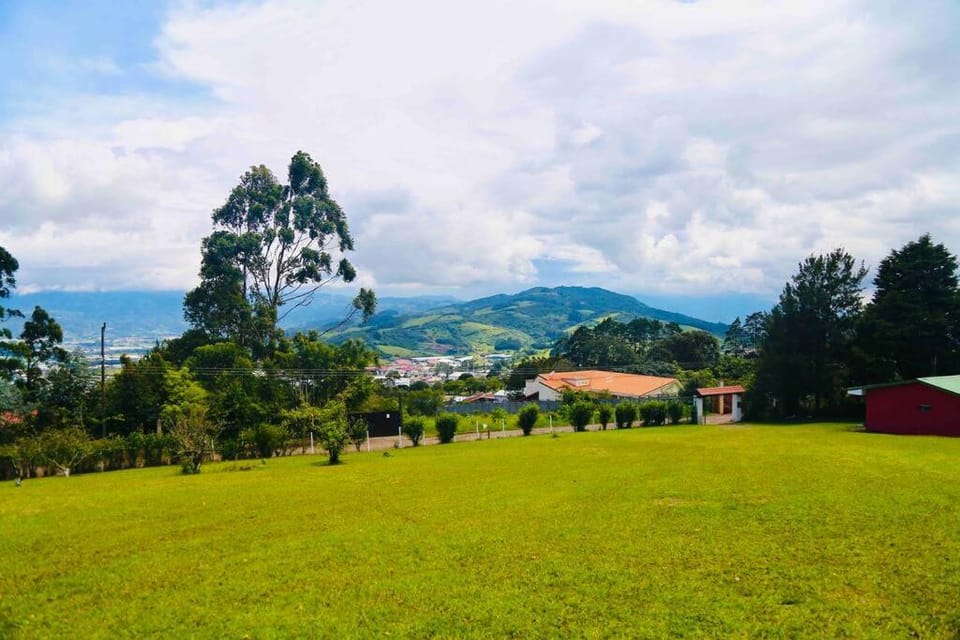 Country house with an incredible view to the city House in Cartago Province, Costa Rica