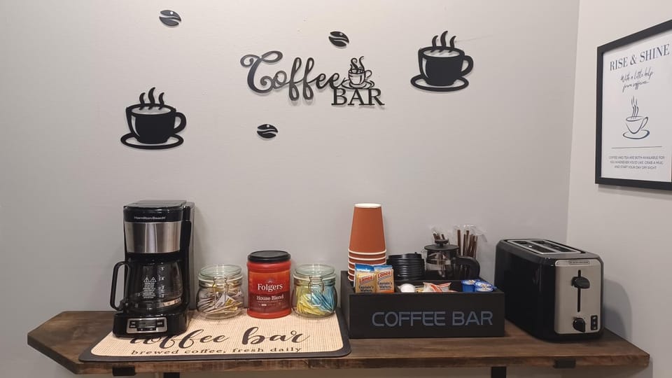 Coffee/tea facilities, toaster
