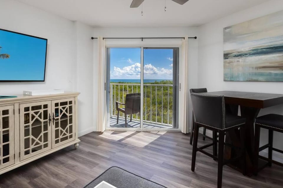 Lazy Daze Double King Suite Ocean Pointe 2310 House in Tavernier