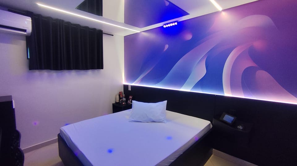Bed, Evening entertainment, Bedroom, air conditioner
