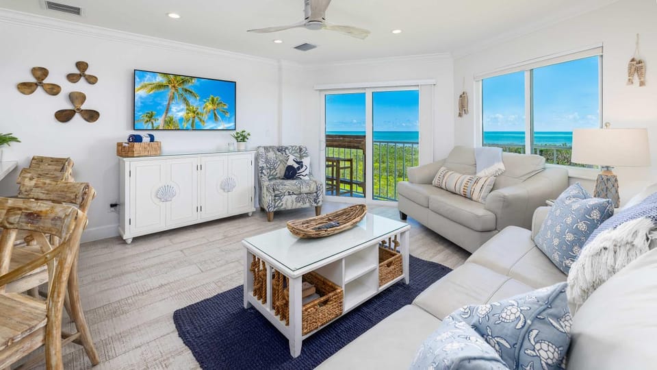 Sunrise Oasis - Top Floor Ocean Pointe 2411 Apartment in Tavernier