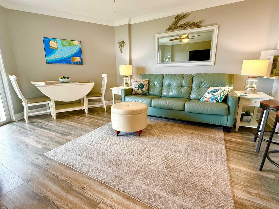 Sea View and Sunrise Top Floor Ocean Pointe 2412 House in Tavernier