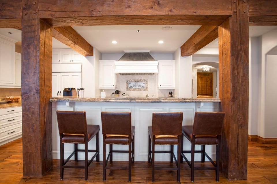 Grand Lodge - Five Bedroom #402 - Ski-in ski-out Apartment in Park City