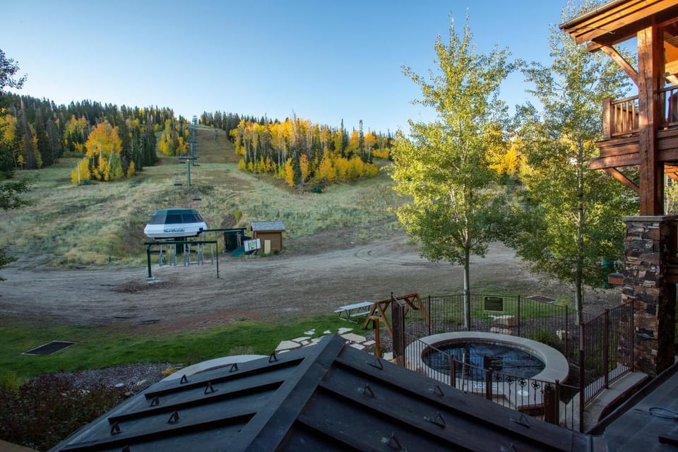 Grand Lodge - Five Bedroom #402 - Ski-in ski-out Apartment in Park City