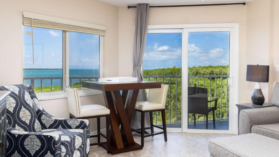 Ocean View Gem Ocean Pointe 3406 House in Tavernier