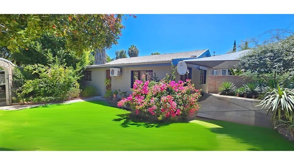Property building, Day, Garden, Garden view