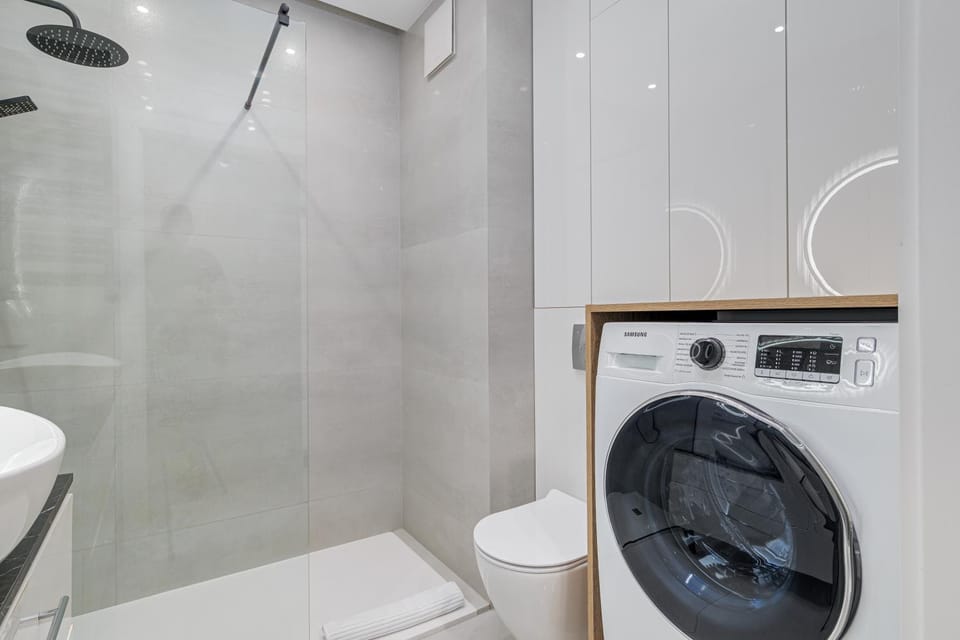 Bathroom, washing machine, dryer