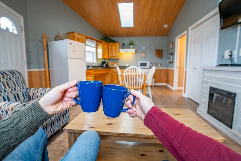 TV and multimedia, Coffee/tea facilities, Kitchen or kitchenette, Living room, Seating area, Dining area