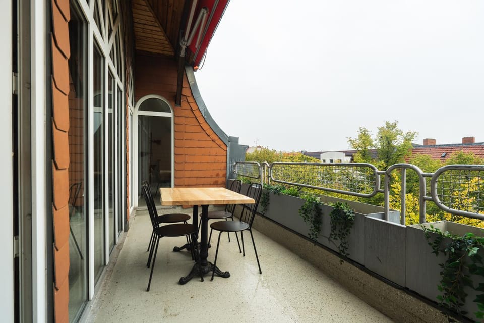 Property building, Day, View (from property/room), Balcony/Terrace