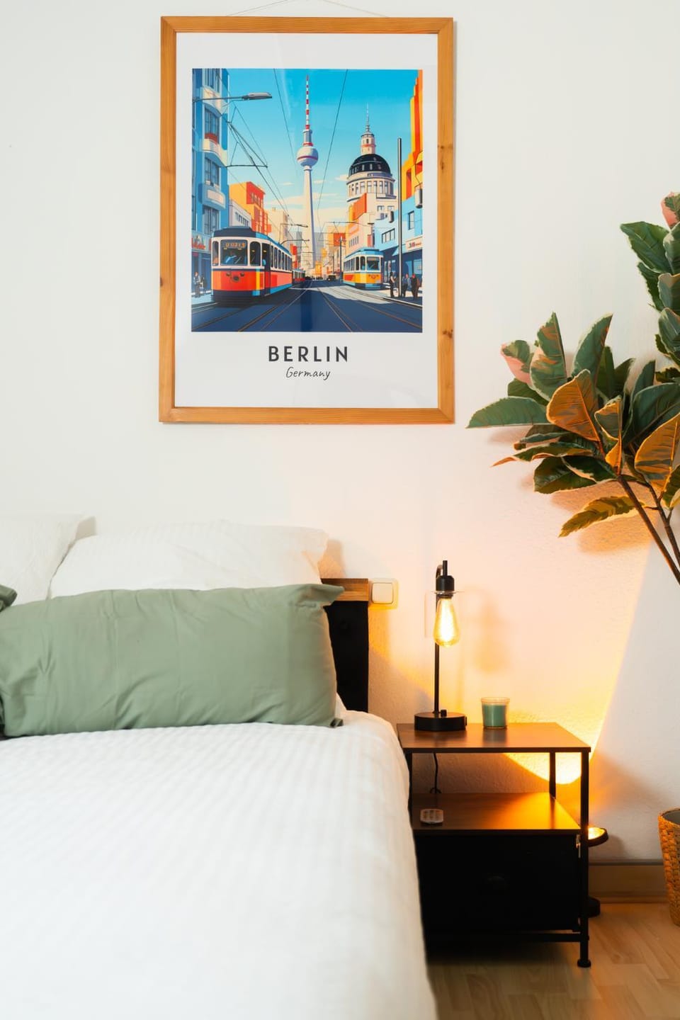 Bed, Photo of the whole room, Decorative detail, Bedroom
