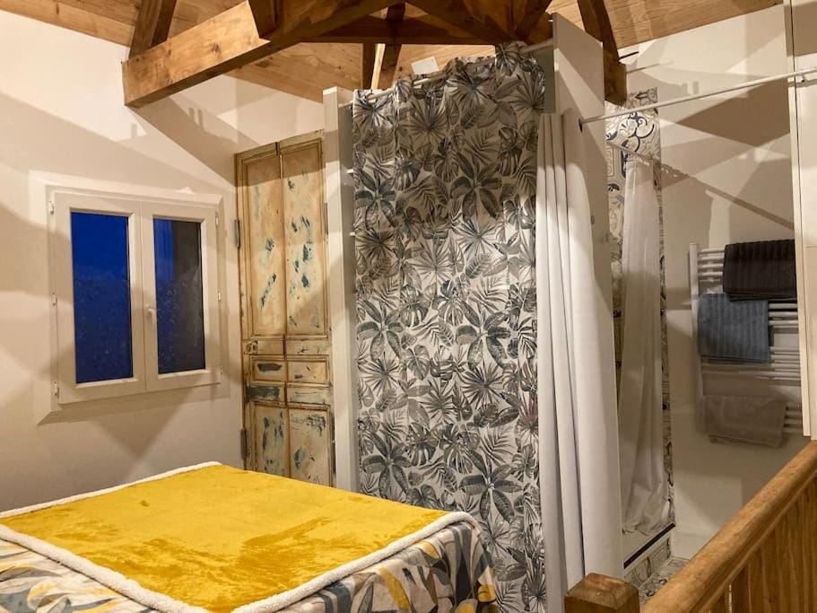 Bathroom, Bedroom