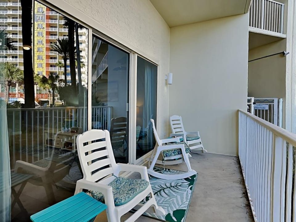 Balcony/Terrace, Seating area, City view