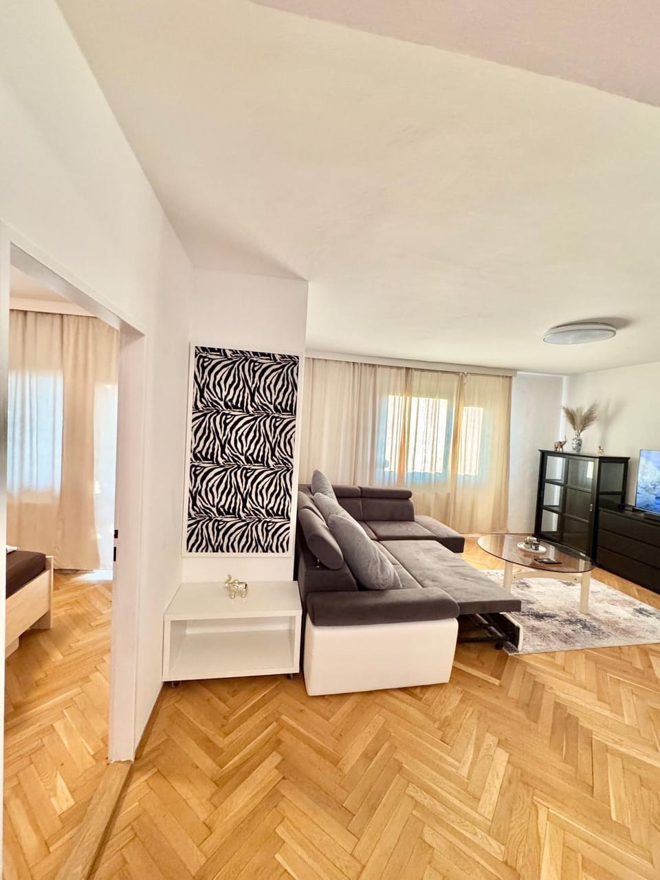 Communal lounge/ TV room, TV and multimedia, Living room, Seating area