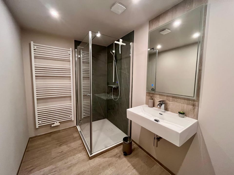 Shower, Bathroom