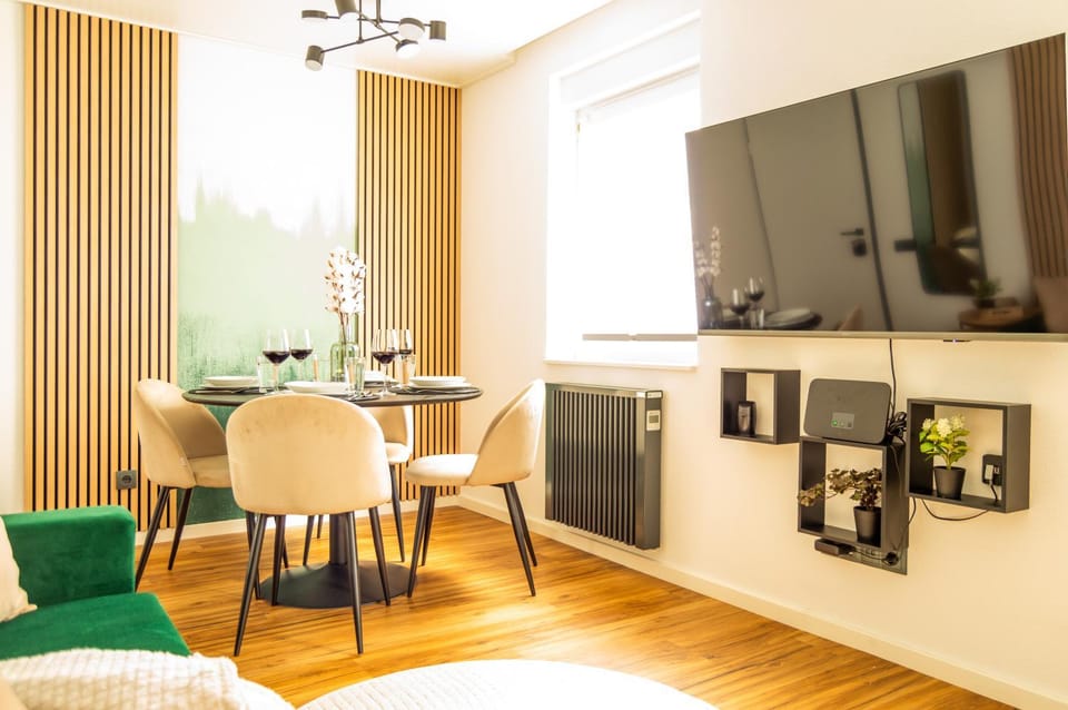 TV and multimedia, Living room, Dining area