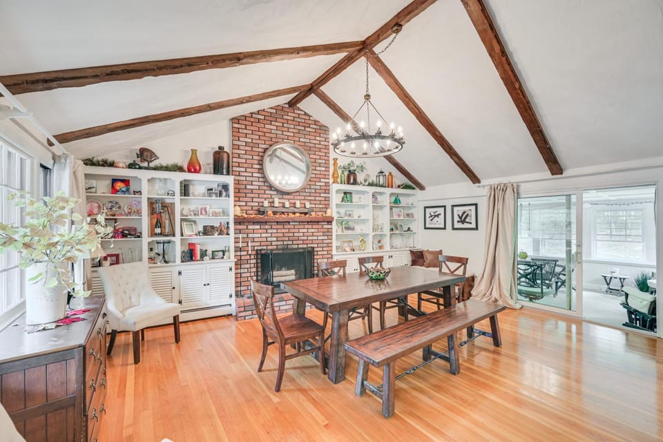 10 Mi to Crane Beach: Wooded Home Near Boston! House in Ipswich