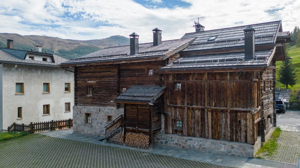 Bait da Menin Achillea Apartment in Canton of Grisons