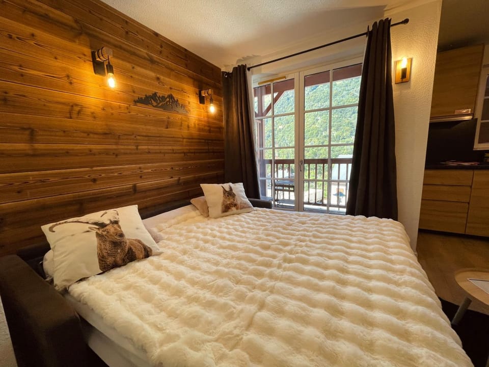 "La clé dorée" Studio balcon ensoleillé Vue montagne wifi Apartment in Cauterets