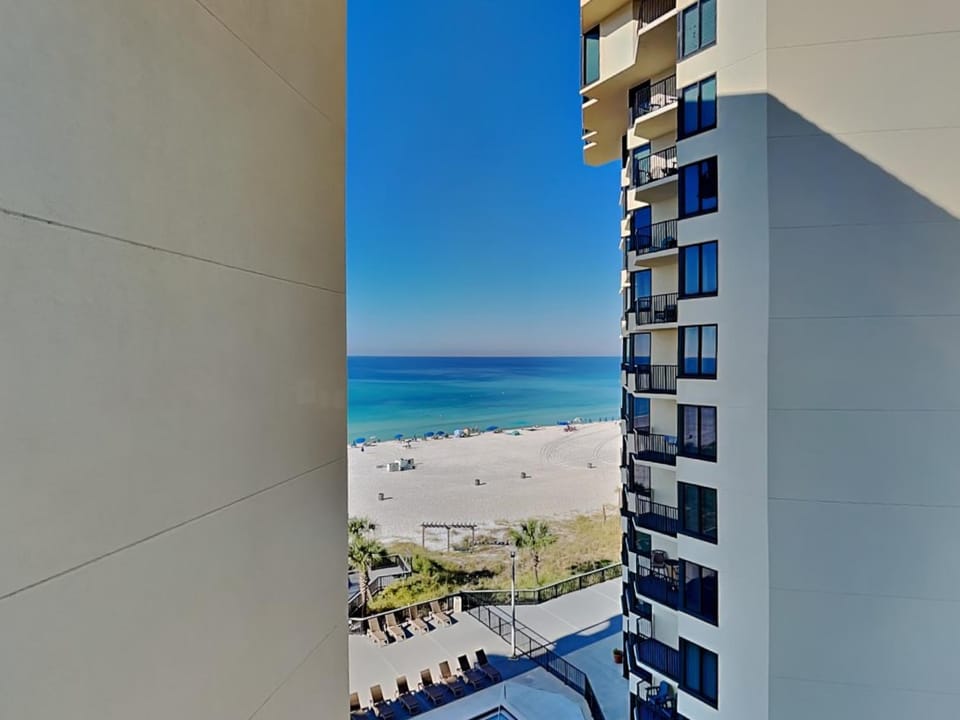 Property building, Balcony/Terrace, Beach, Pool view, Sea view, Swimming pool