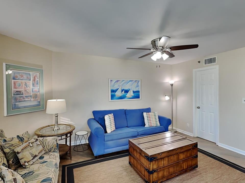 Living room, Seating area, furniture