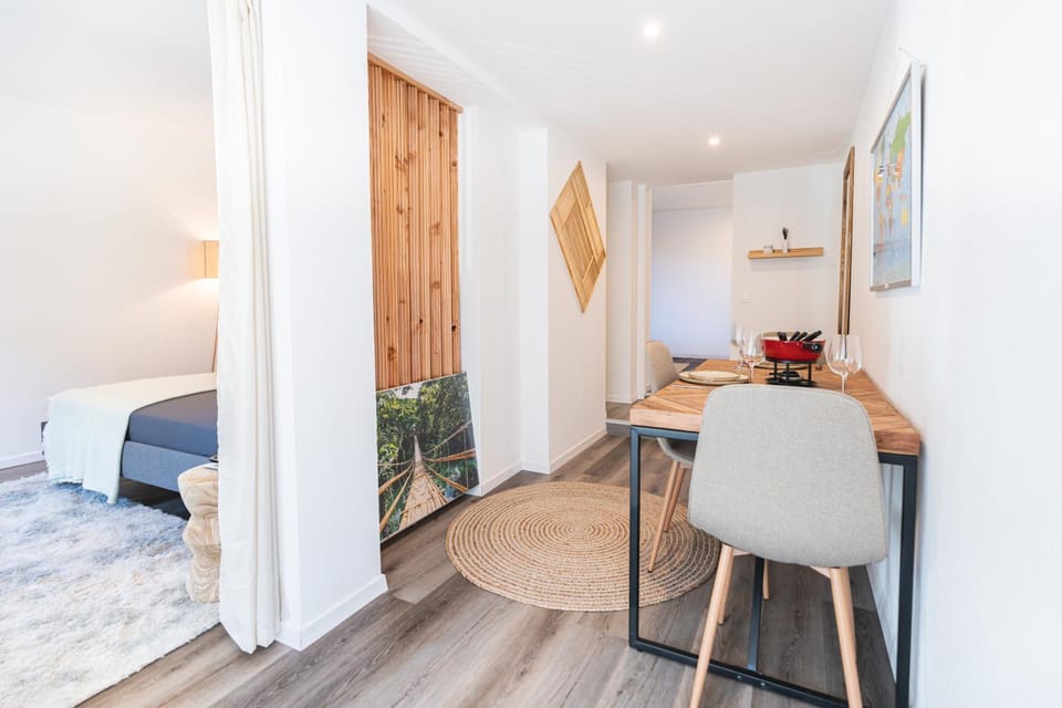 Cute & cozy oasis, private afternoon sun terrace Apartment in Canton of Valais