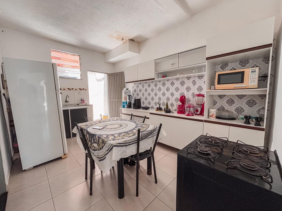 Kitchen or kitchenette, Dining area, oven, stove, toaster