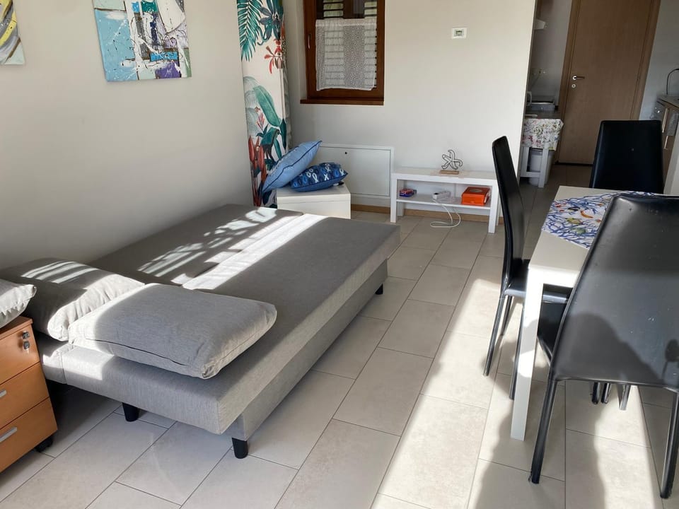 Bed, Living room
