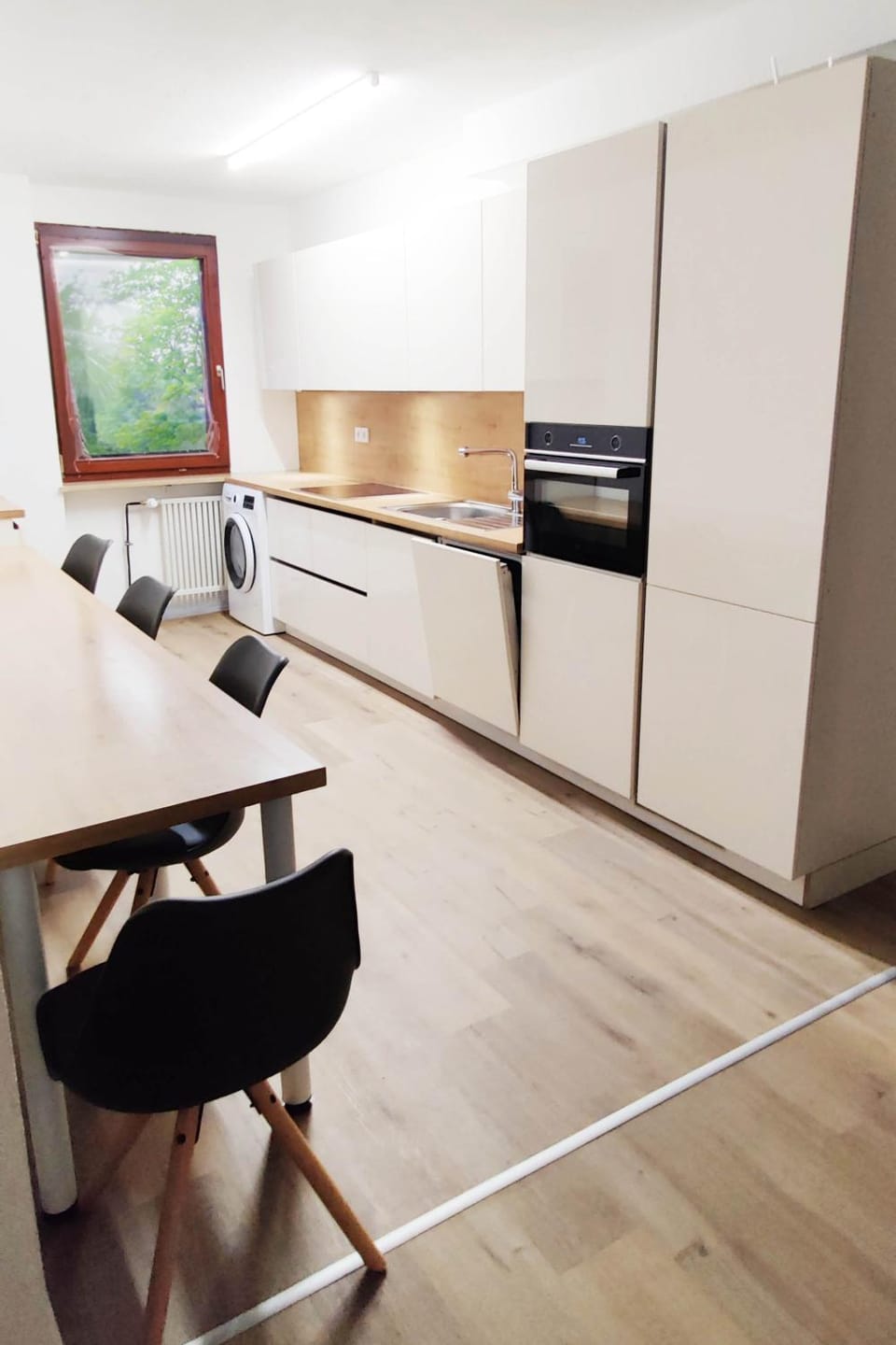 Kitchen or kitchenette, oven, stove