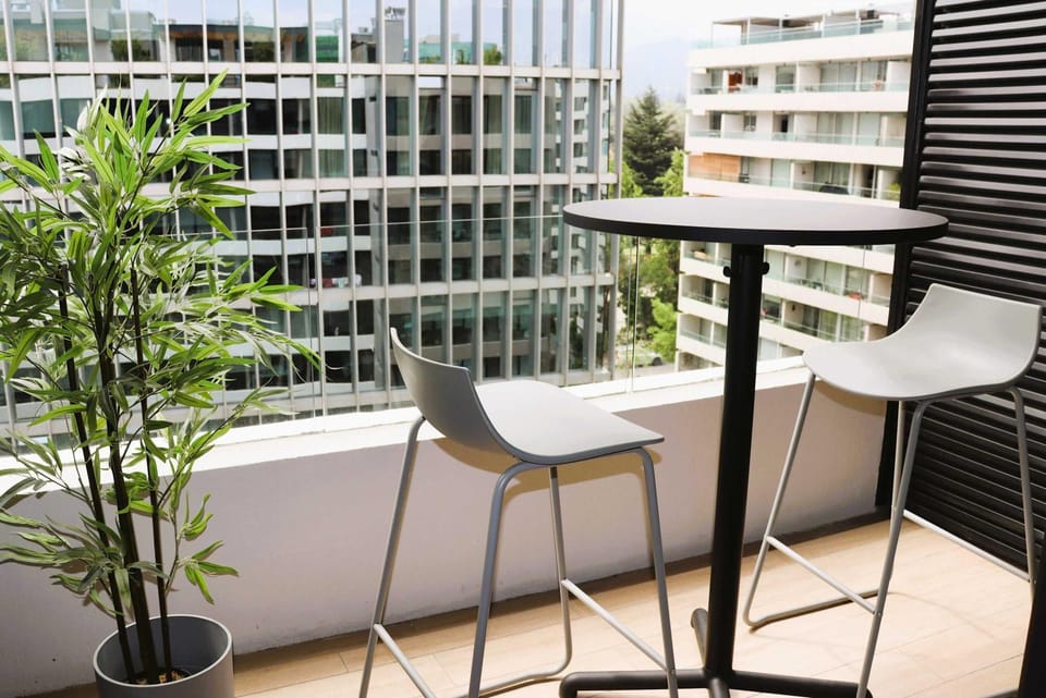 HOM I Inmejorable y Luminoso Estudio en Las Condes Apartment in Las Condes