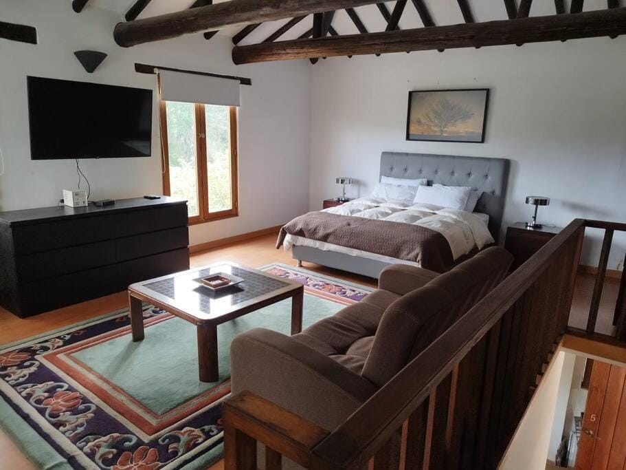 Photo of the whole room, Bedroom