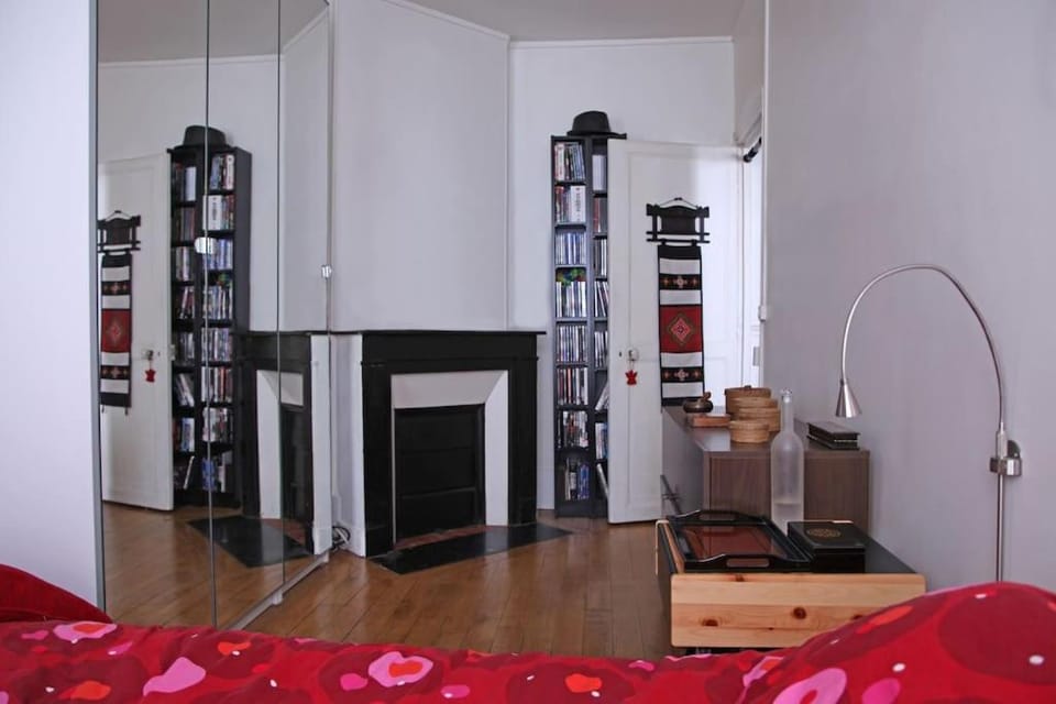 Quiet APT 2Rooms Big Kitchen Canal Saint Martin Apartment in Paris
