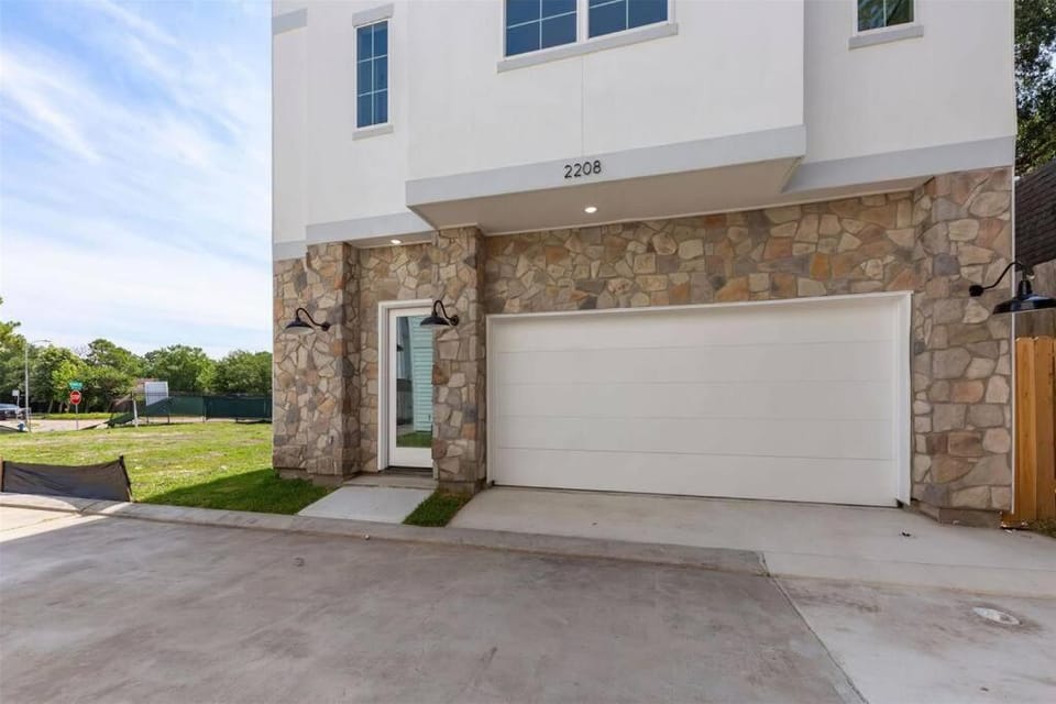 Cozy and Welcoming Home House in Harris County
