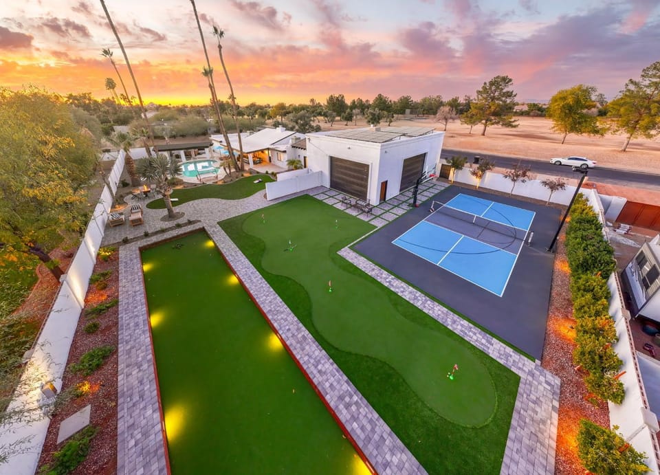 Entertainers Retreat Pickleball Bocce Pool Spa Putt Grn House in Scottsdale