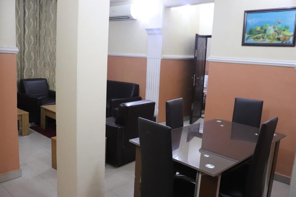 Seating area, Dining area