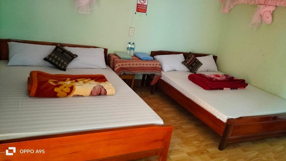 Nhà Nghỉ Minh Đức Homestay Bed and Breakfast in Vietnam