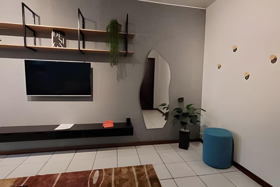 Communal lounge/ TV room, TV and multimedia, Living room, Seating area, Evening entertainment