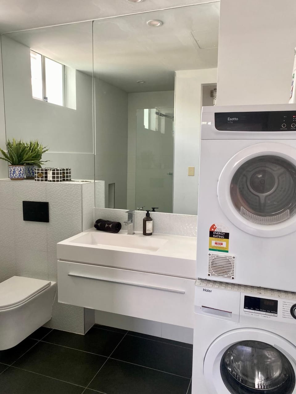 Rainbow Bay Private Pool & Hot Tub Apartment in Tweed Heads