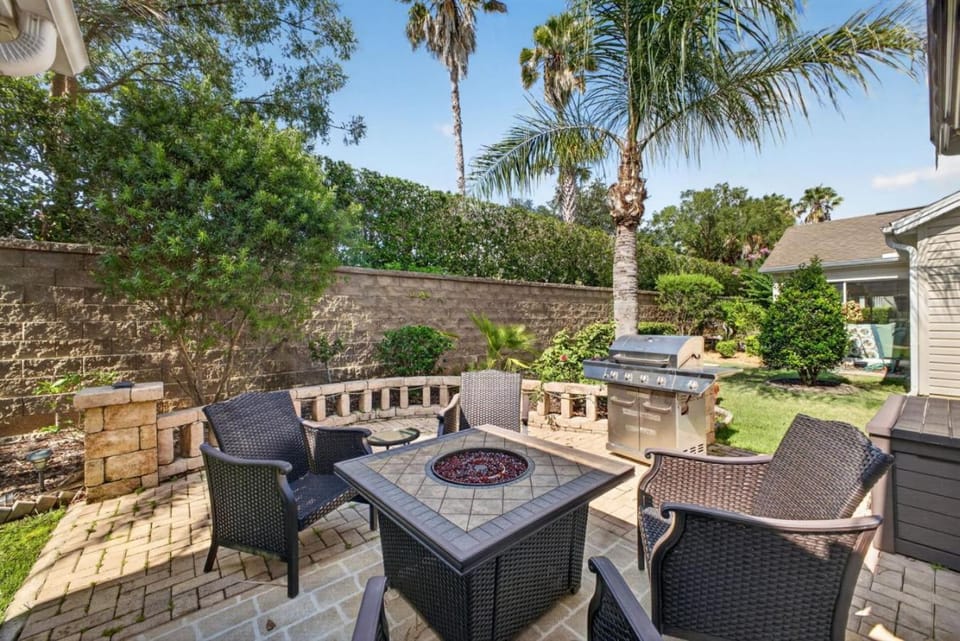 The Villages Sumter Landing With lanai & patio! House in The Villages