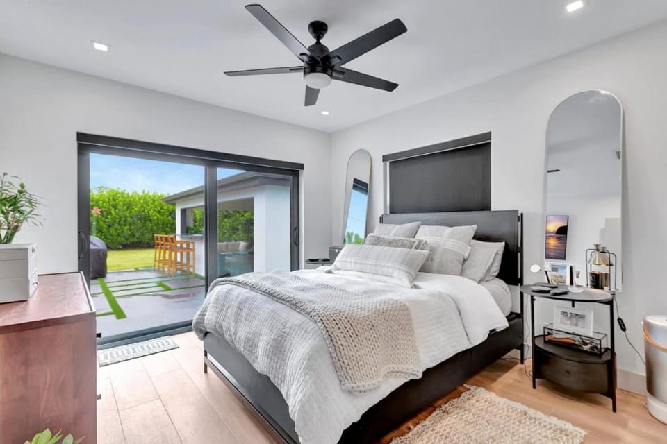 Bed, Bedroom