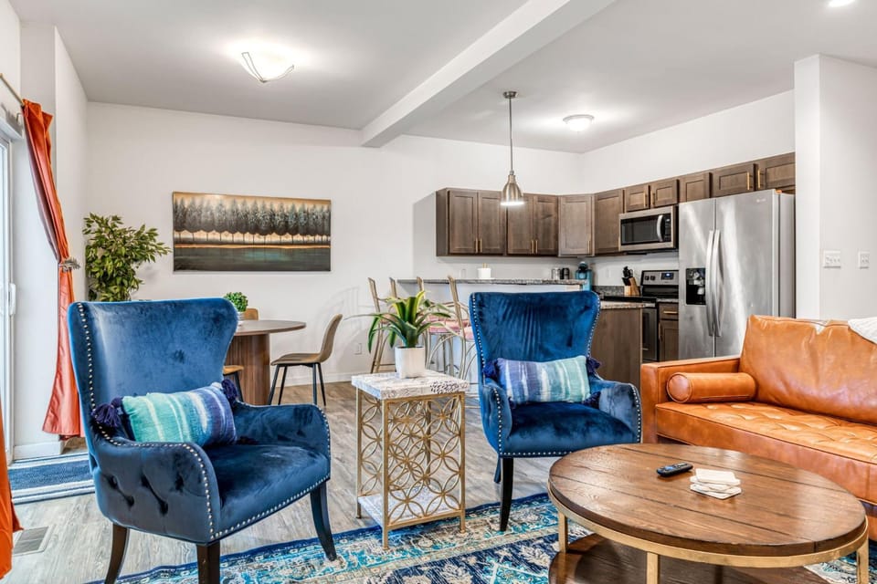 Kitchen or kitchenette, Living room, Photo of the whole room, Seating area, Dining area