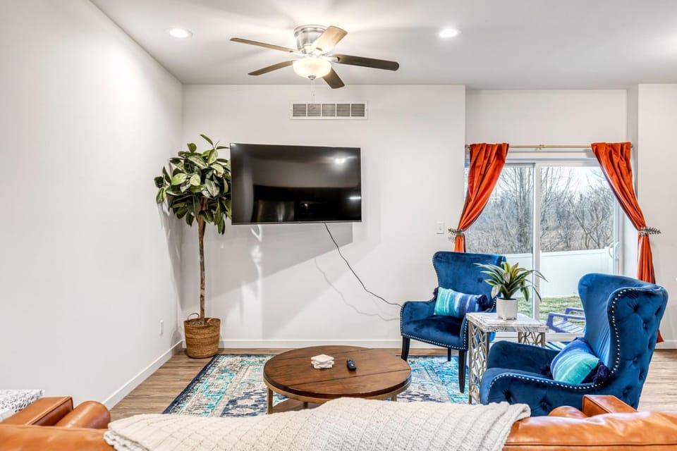 TV and multimedia, Living room, Photo of the whole room, Seating area