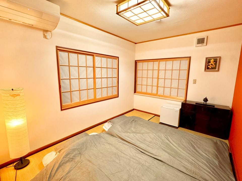 Photo of the whole room, Bedroom, internet, air conditioner