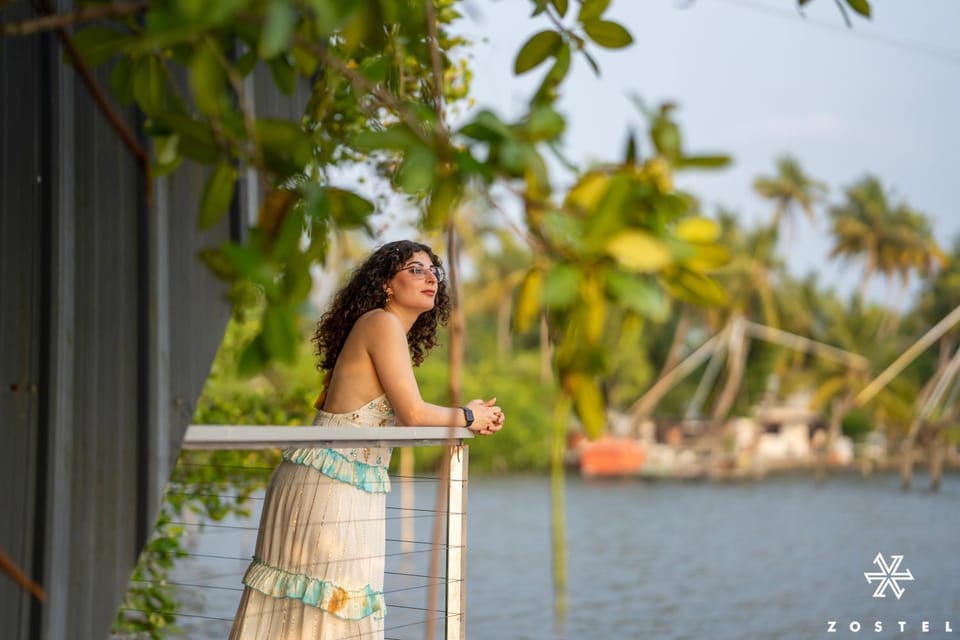 Balcony/Terrace, Lake view, group of guests