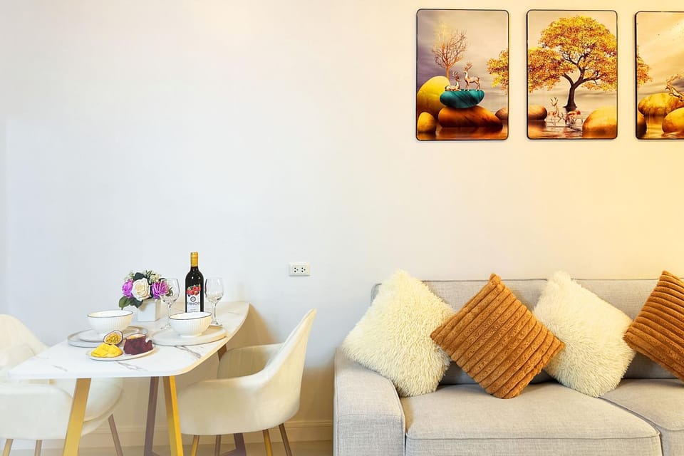 Living room, Dining area